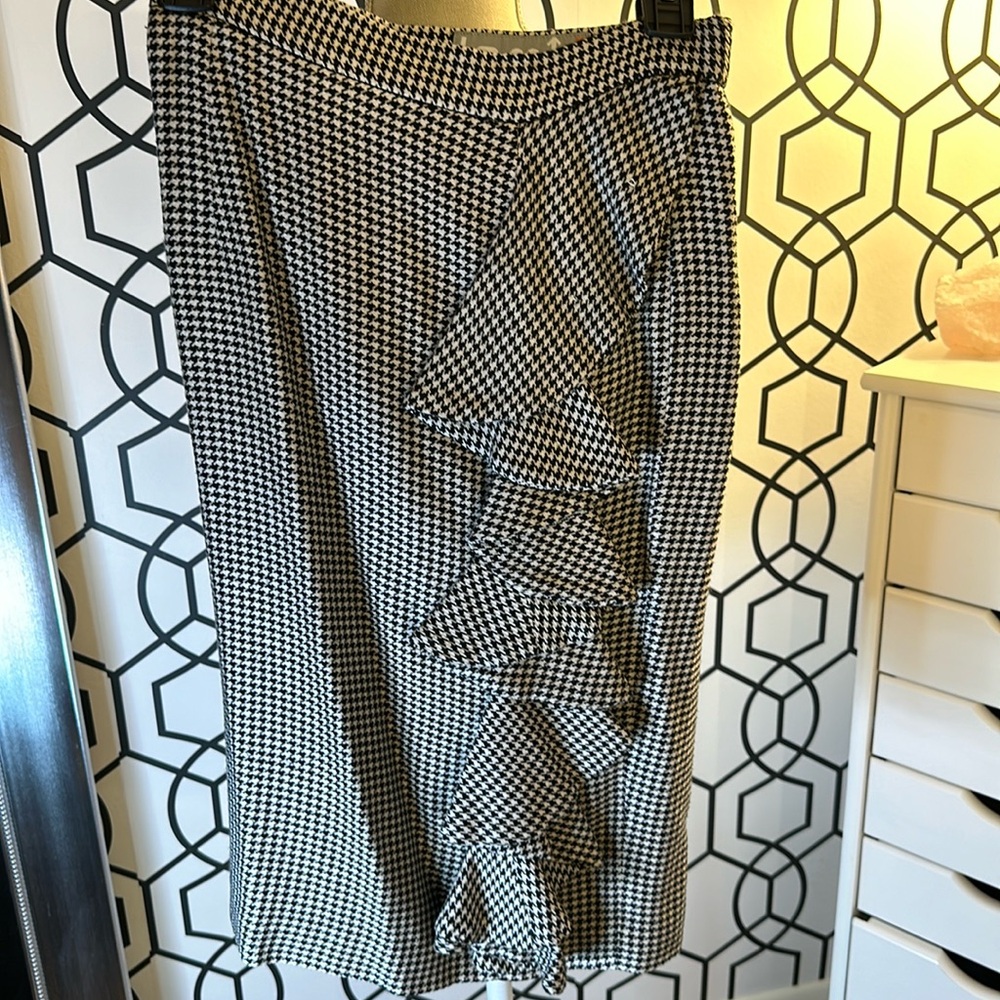 Lamb herringbone ruffle runway skirt